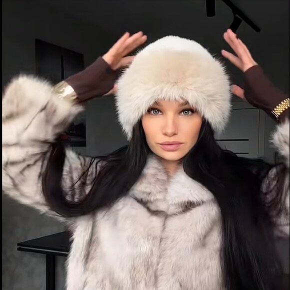 Women’s Elegant Gray Faux Fur Winter Hat - Picture 8 of 8